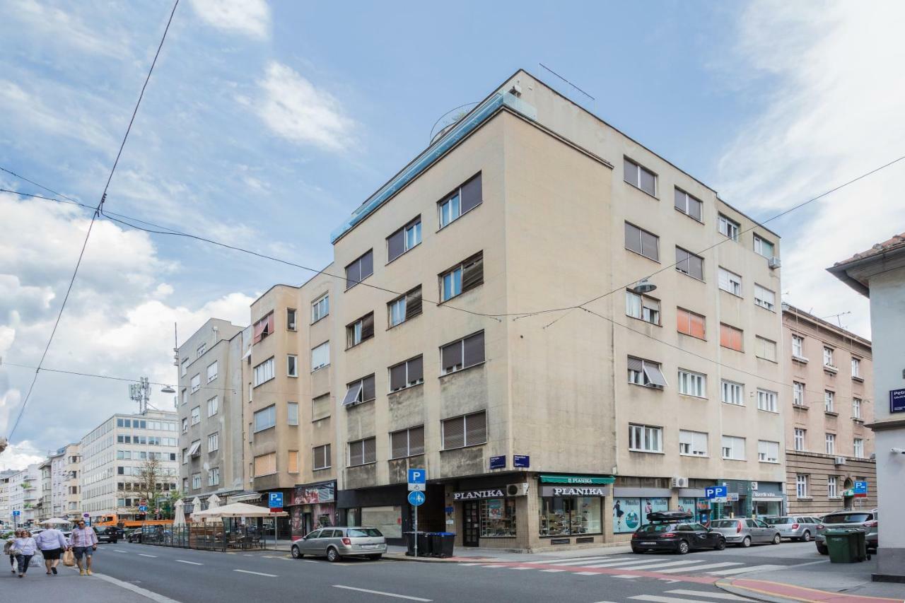 Studio Apartments Near Park Zrinjevac Zagreb Eksteriør billede