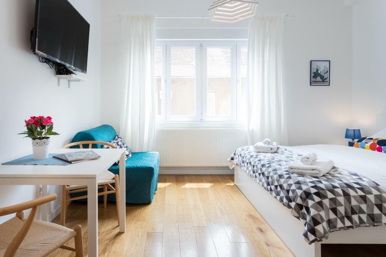 Studio Apartments Near Park Zrinjevac Zagreb Eksteriør billede